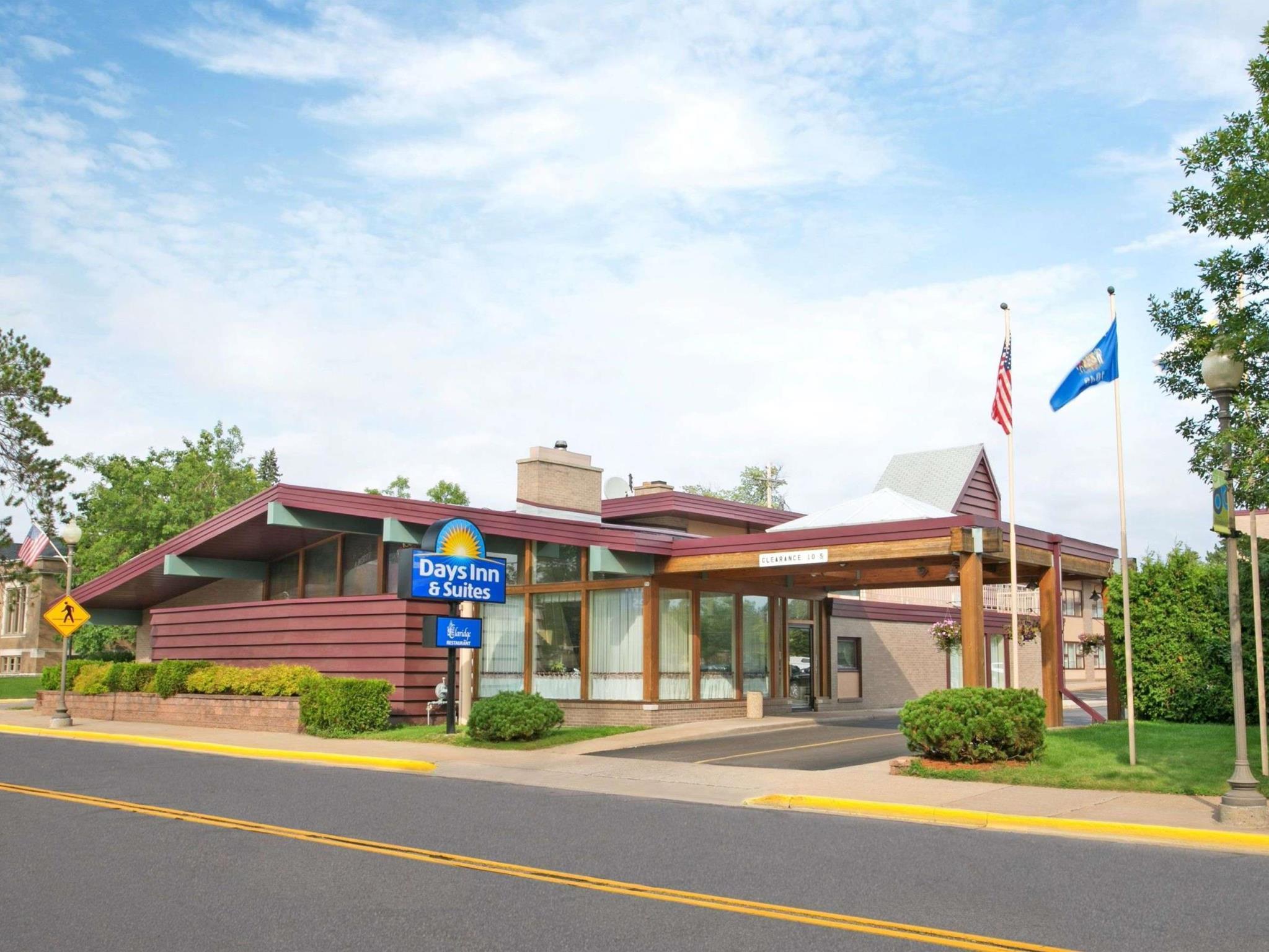 Clarion Pointe Rhinelander Downtown Hotel Exterior photo